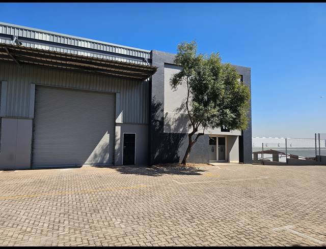 302M² MINI FACTORY TO LET IN LANSERIA